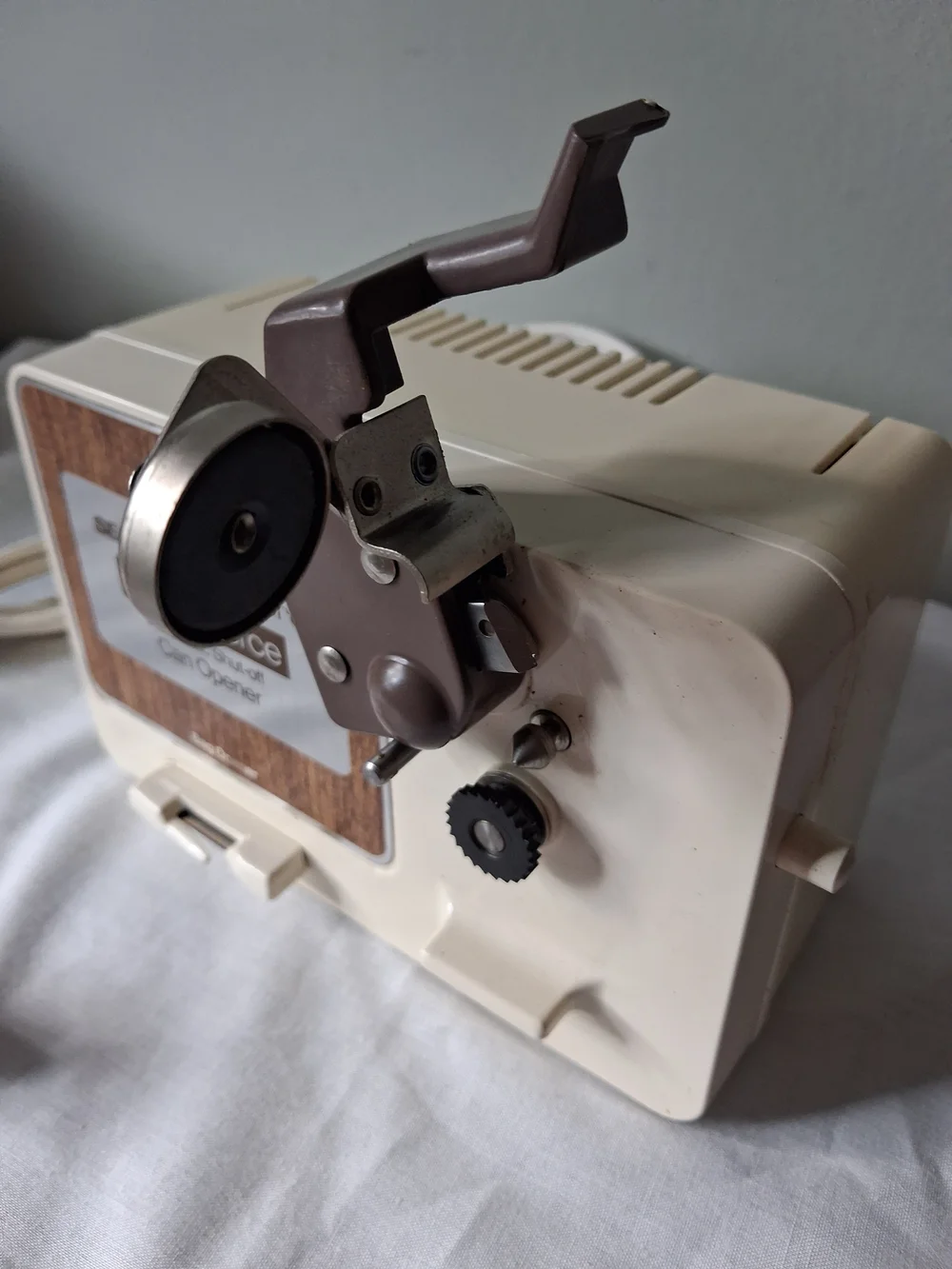 Vintage Sears/Kenmore PowerPierce Automatic Shut-off Can Opener - Wall Mount